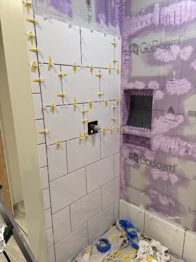 Image of the shower tile.